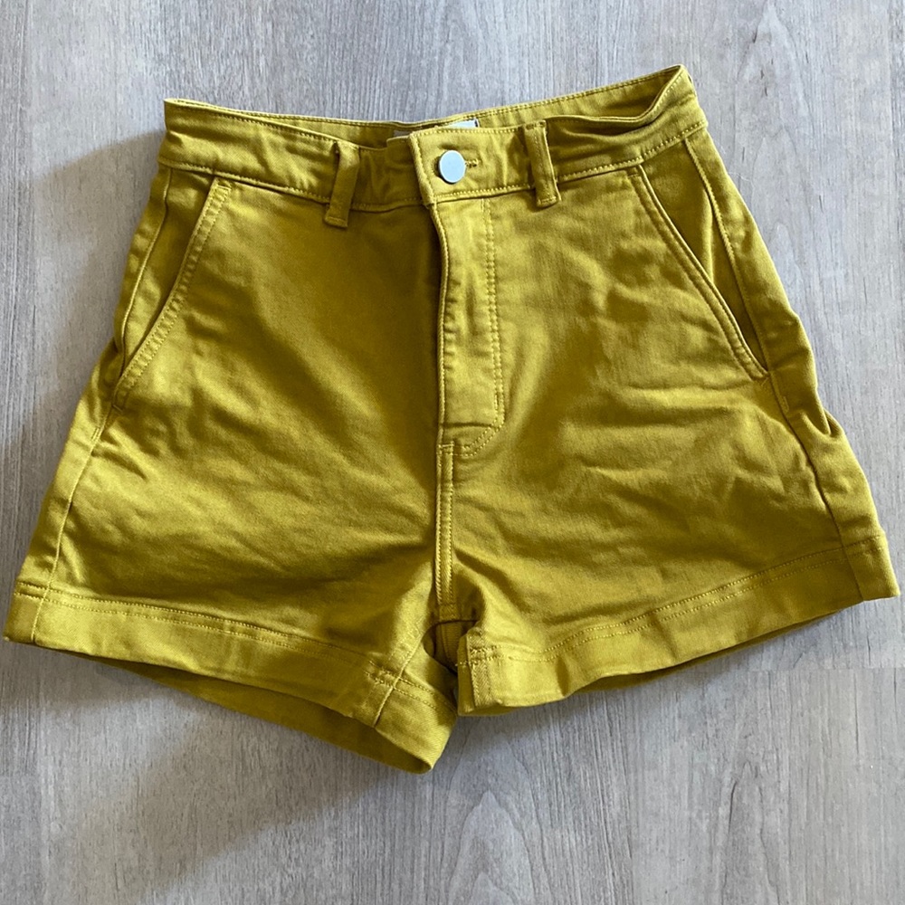 Everlane shorts
